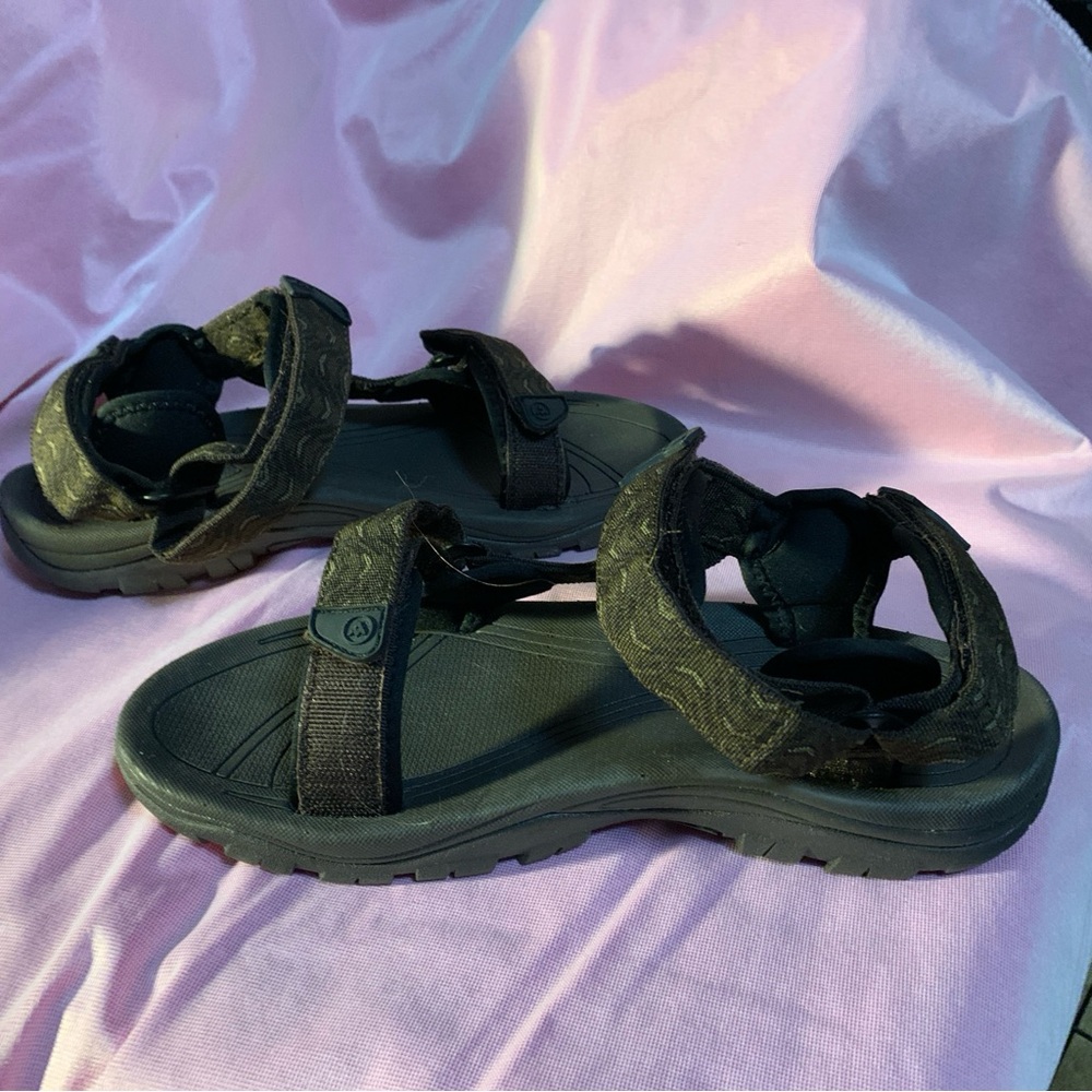 Atika Men’s Outdoor Hiking Sandals 9M new
